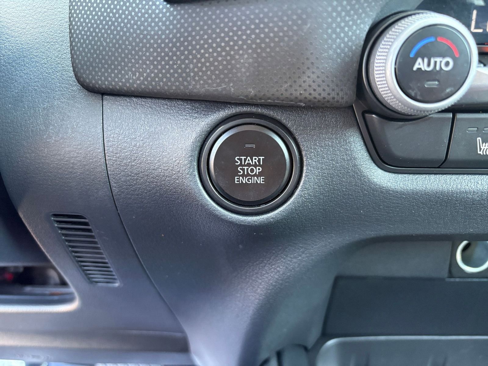 Used 2025 MAZDA CX-50 AWD 2.5 S w/ Premium Package image 27