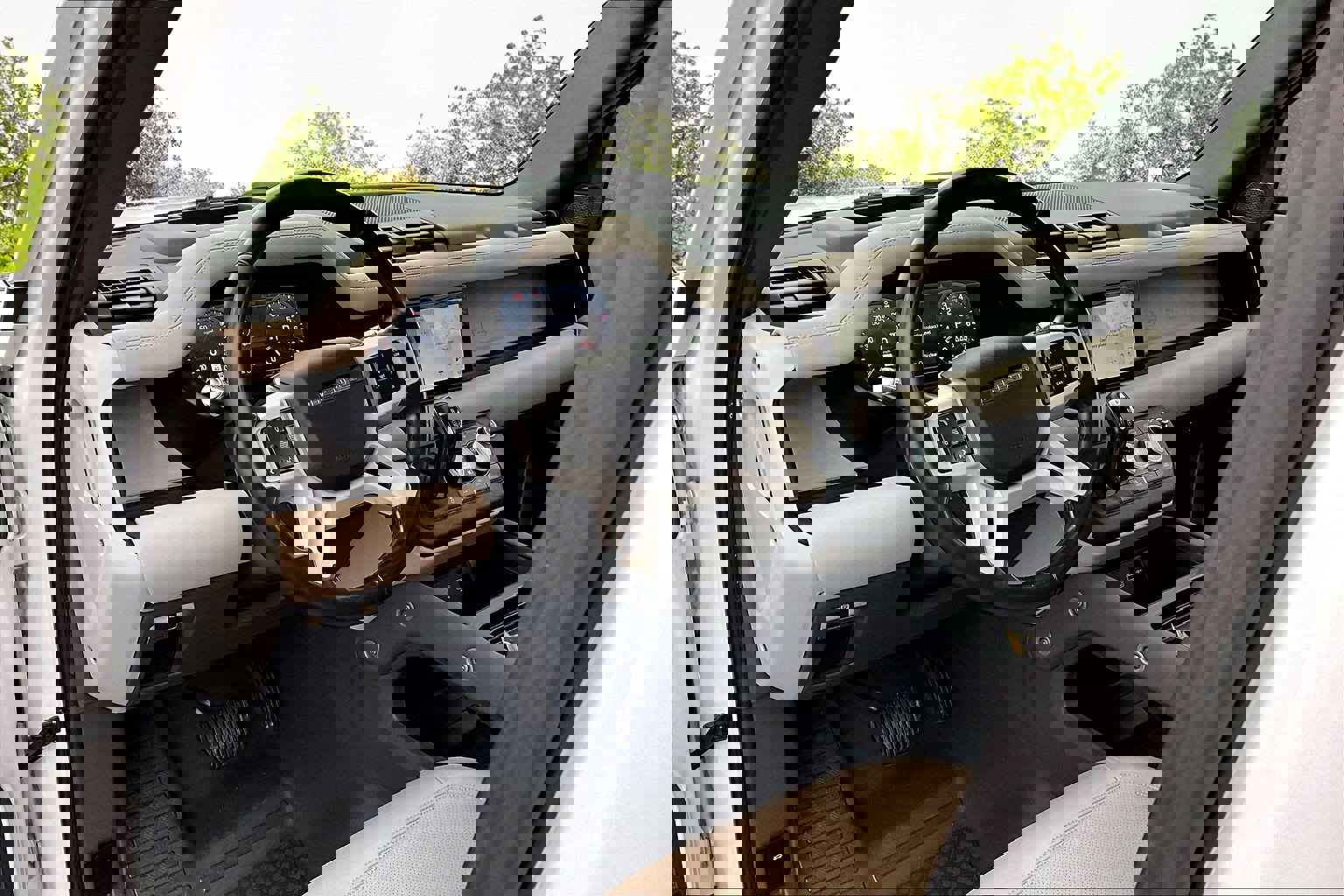 Used 2022 Land Rover Defender 110 SE image 14