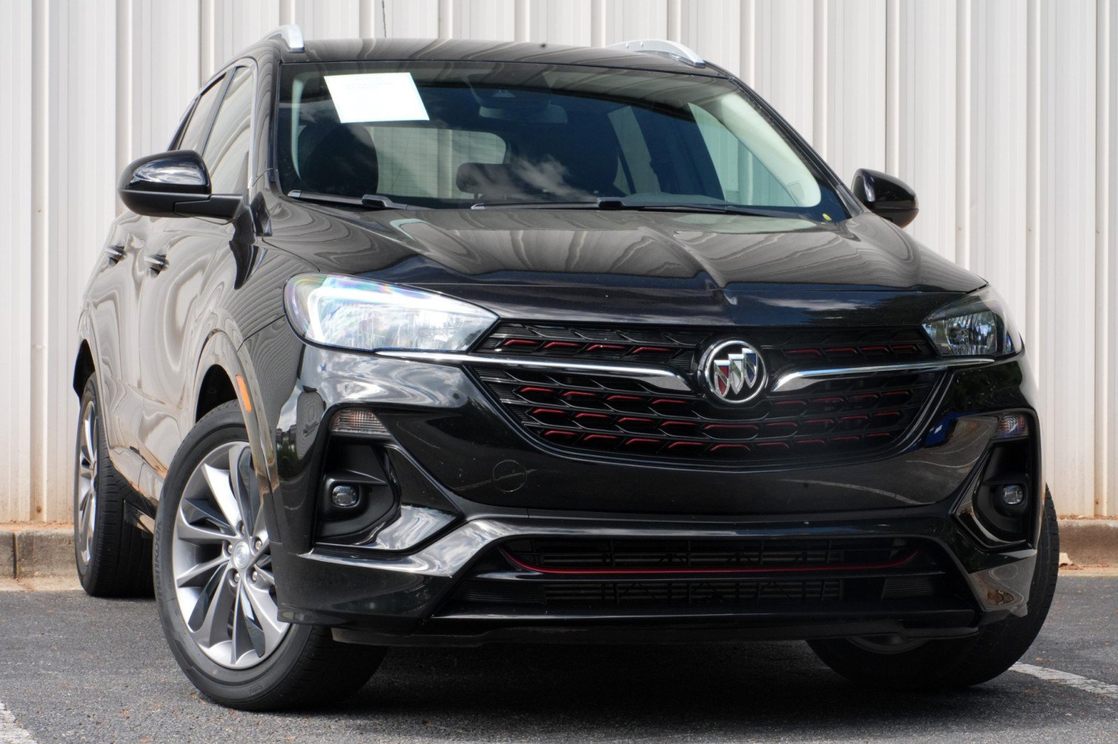Used 2022 Buick Encore GX Select w/ Sport Touring Package FWD image 2