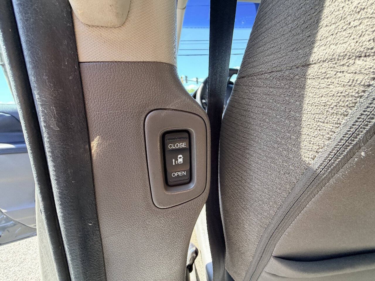 Used 2011 Honda Odyssey EX image 31