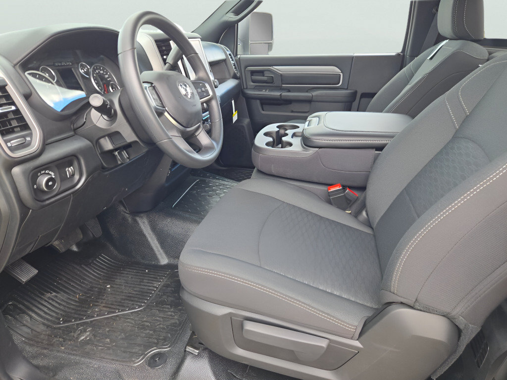 New 2026 RAM 5500 Tradesman AWD/4WD image 16
