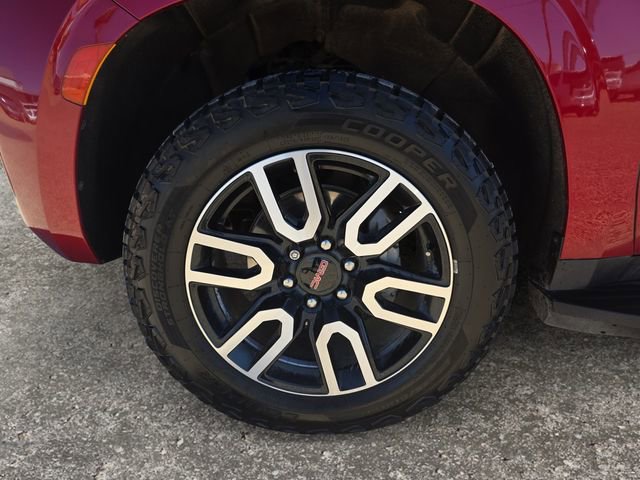 Used 2023 GMC Yukon XL AT4 AWD/4WD image 9