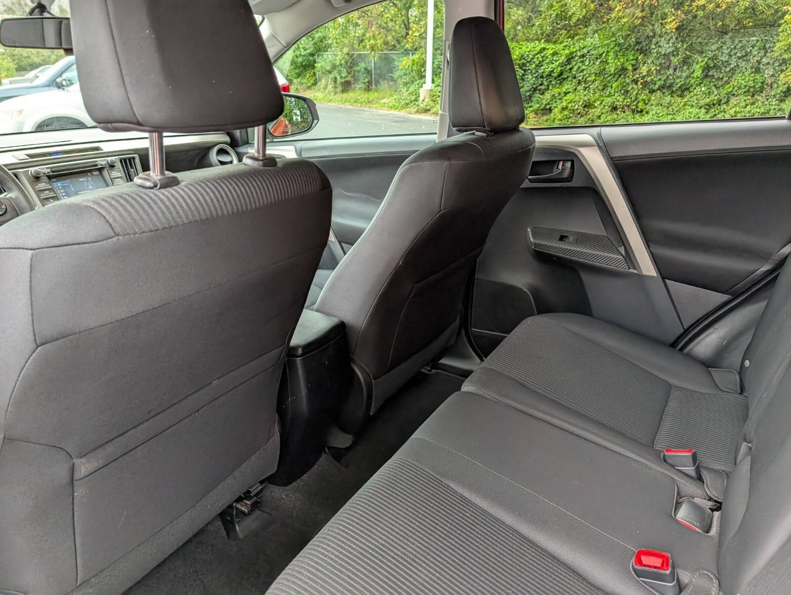 Used 2015 Toyota RAV4 LE AWD/4WD image 19