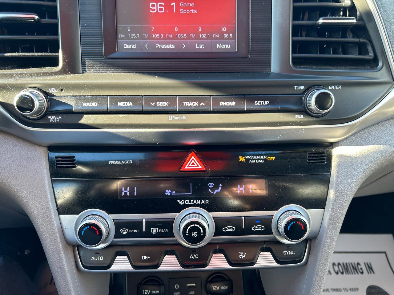 Used 2020 Hyundai Elantra SE image 14