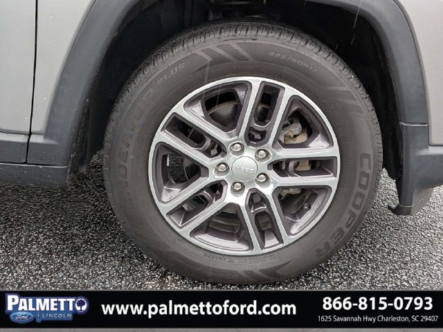 Used 2020 Jeep Compass Latitude w/ Popular Equipment Group FWD image 12