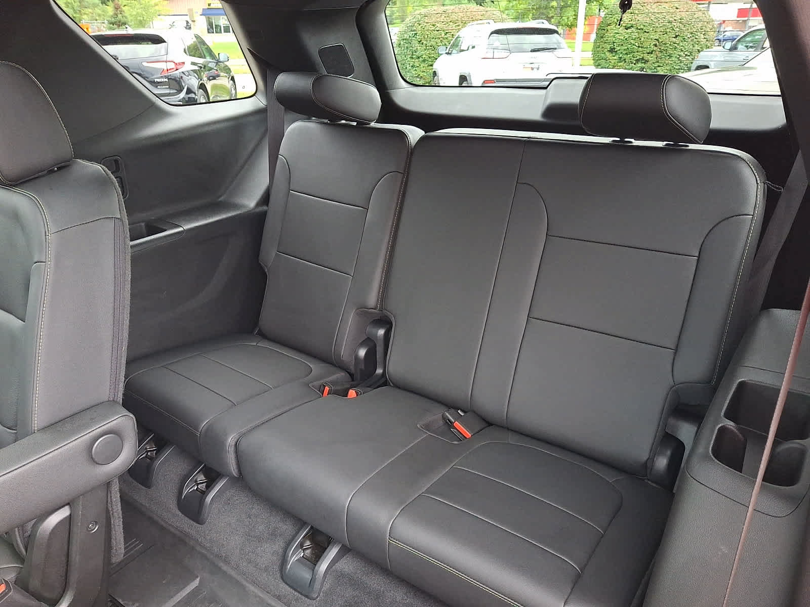 Used 2023 Chevrolet Traverse LT w/ LT Premium Package AWD/4WD image 12