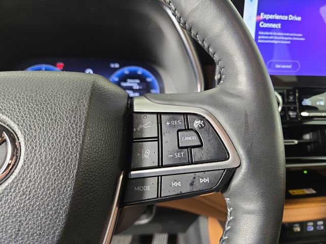 Used 2023 Toyota Highlander Platinum AWD/4WD image 25