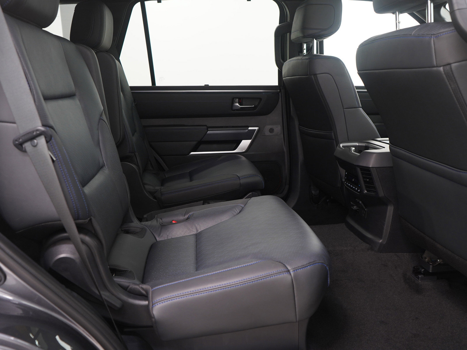 Used 2025 Toyota Sequoia 4WD image 15