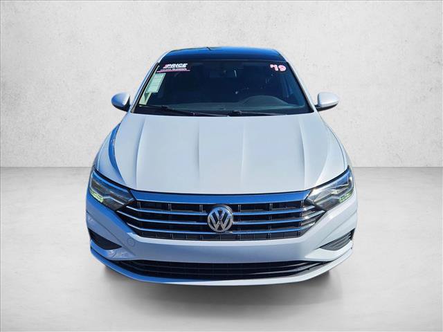 Used 2019 Volkswagen Jetta SE FWD image 2