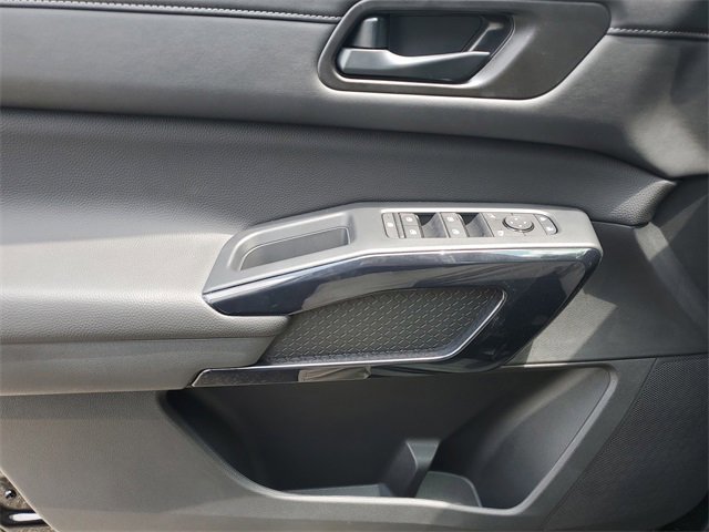 New 2025 Nissan Pathfinder S image 18