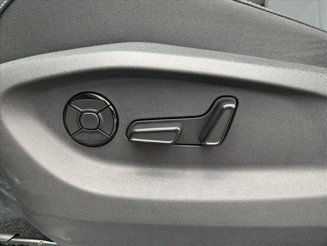 New 2026 Volkswagen Tiguan SE R-Line FWD image 11