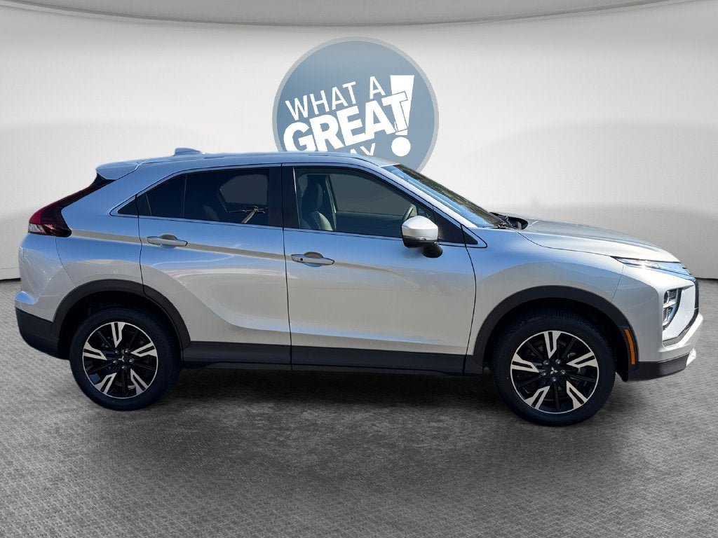 Used 2025 Mitsubishi Eclipse Cross SE AWD/4WD image 2