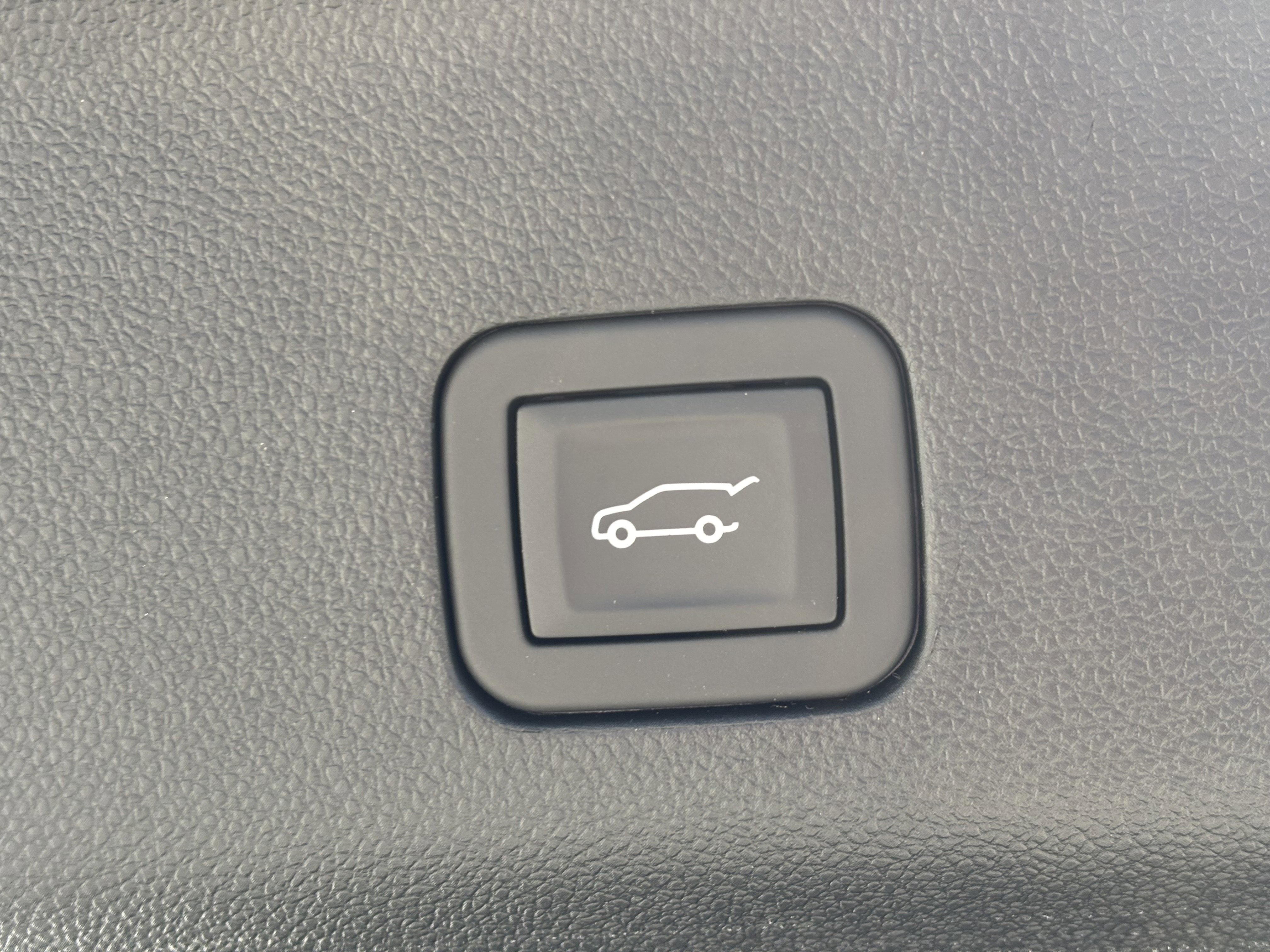 Certified 2025 Cadillac Escalade Premium Luxury Platinum image 11