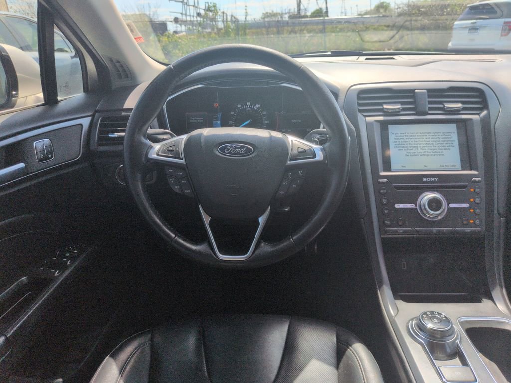 Used 2017 Ford Fusion Titanium AWD/4WD image 14