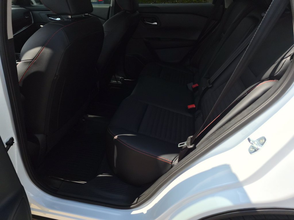 Certified 2026 Nissan Rogue SV AWD/4WD image 10