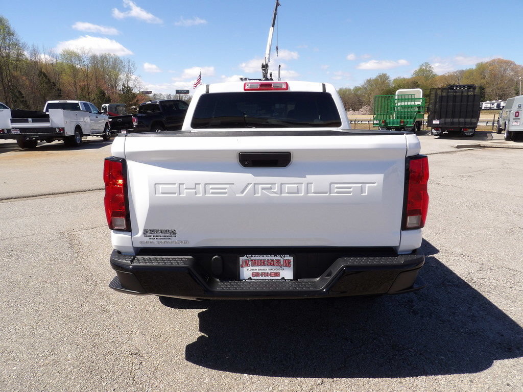 Used 2023 Chevrolet Colorado W/T RWD image 6