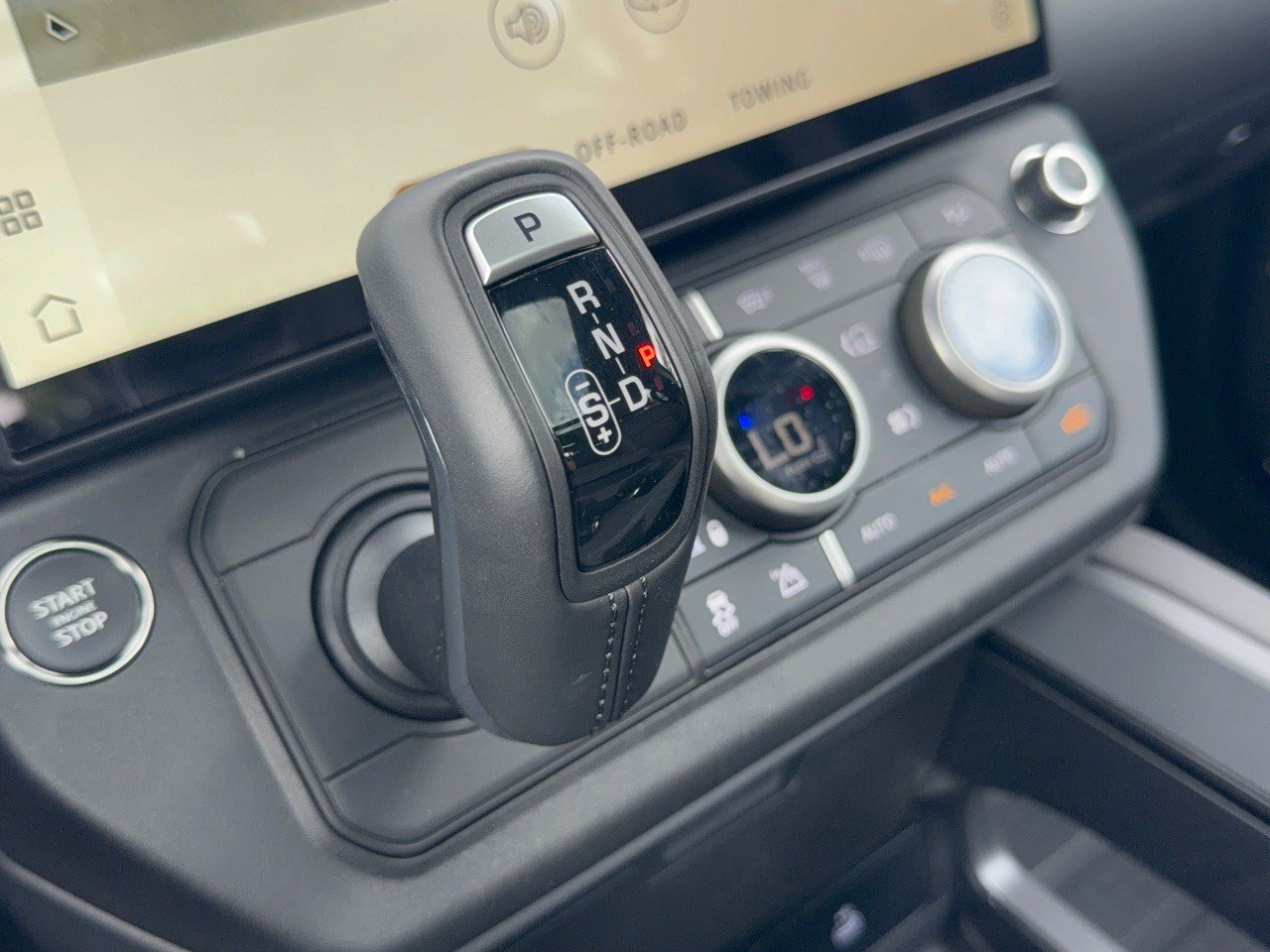 New 2026 Land Rover Defender 130 X-Dynamic SE AWD/4WD image 21