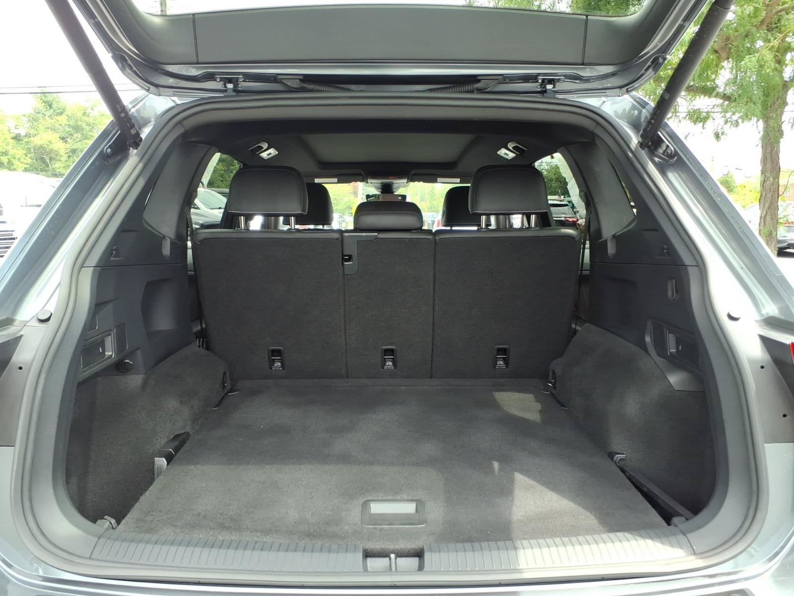 Certified 2023 Volkswagen Tiguan SEL R-Line AWD/4WD image 12