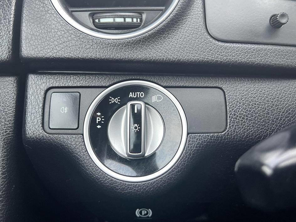 Used 2012 Mercedes-Benz C 250 Sedan image 21