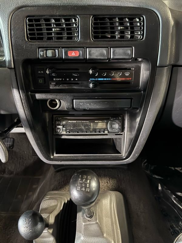 Used 1994 Nissan Pickup XE AWD/4WD image 13