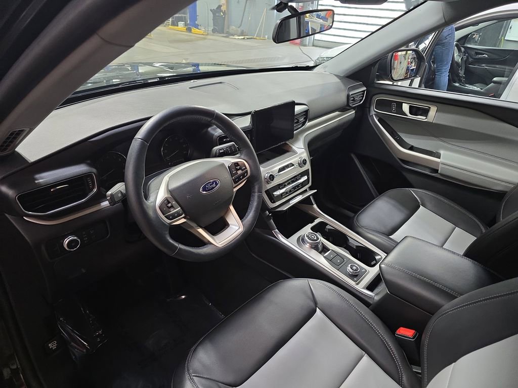Used 2023 Ford Explorer XLT w/ Equipment Group 202A image 19