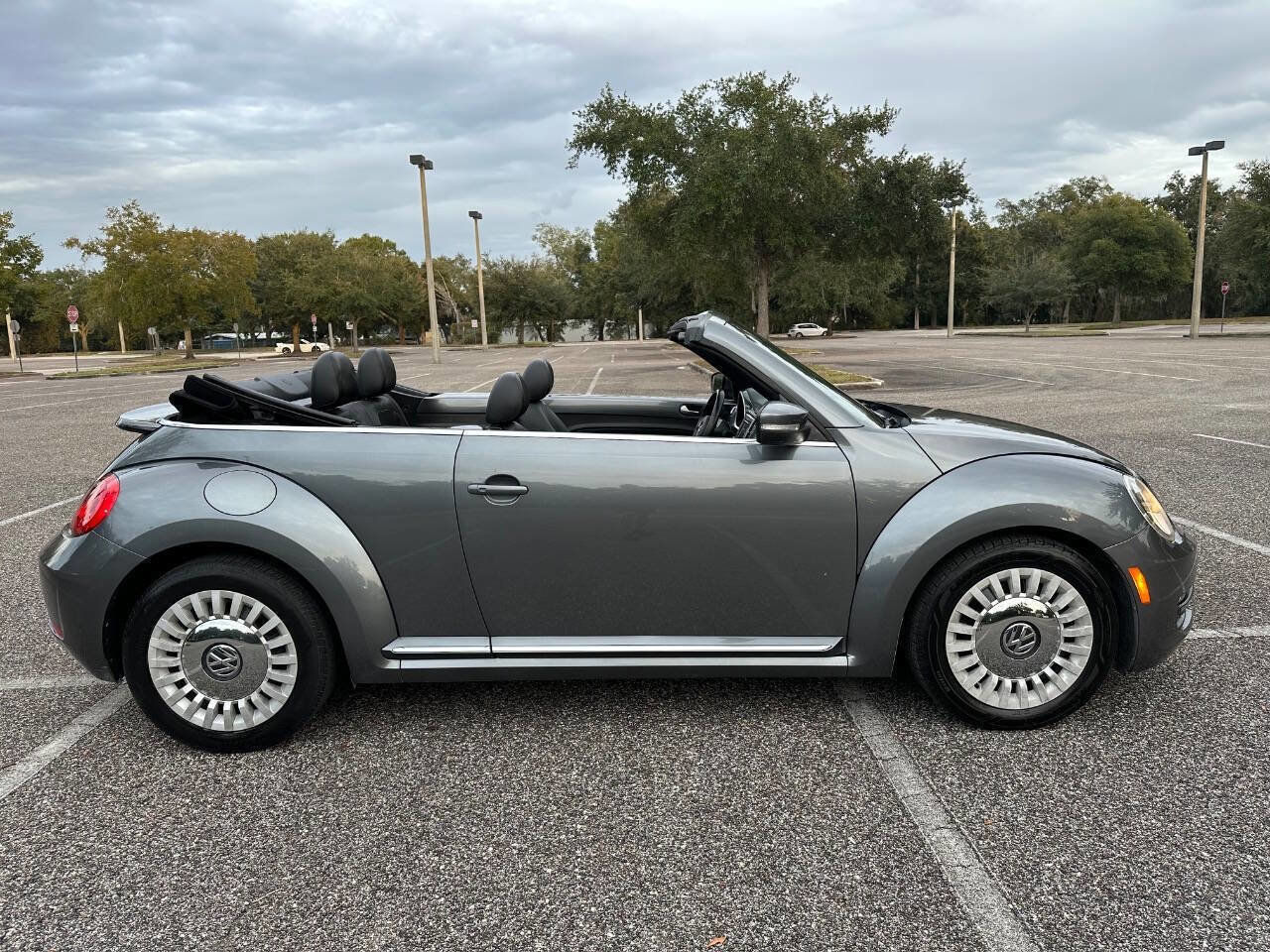 Used 2014 Volkswagen Beetle 1.8T image 16