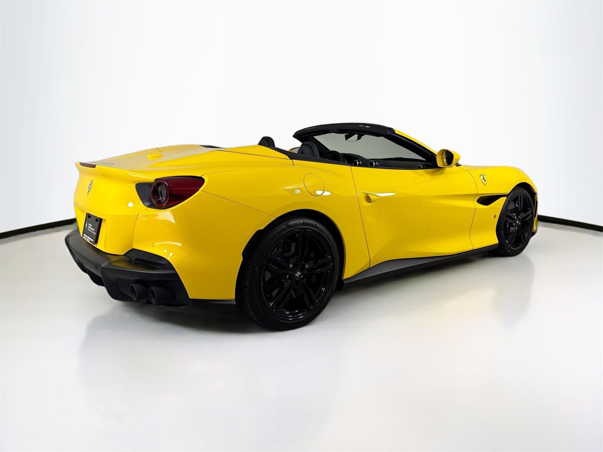 Certified 2022 Ferrari Portofino M image 7