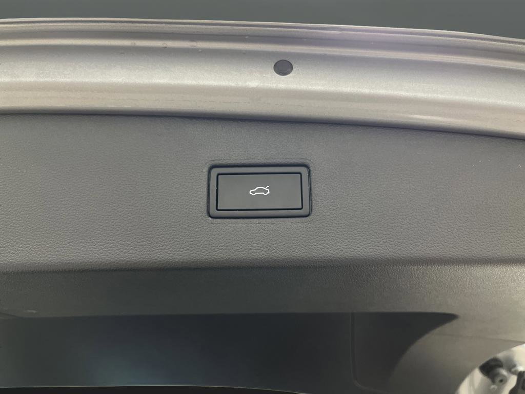 Used 2024 Volkswagen Tiguan SE R-Line image 15