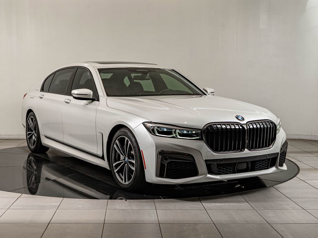 Used 2022 BMW 750i xDrive w/ Autobahn Package AWD/4WD image 3