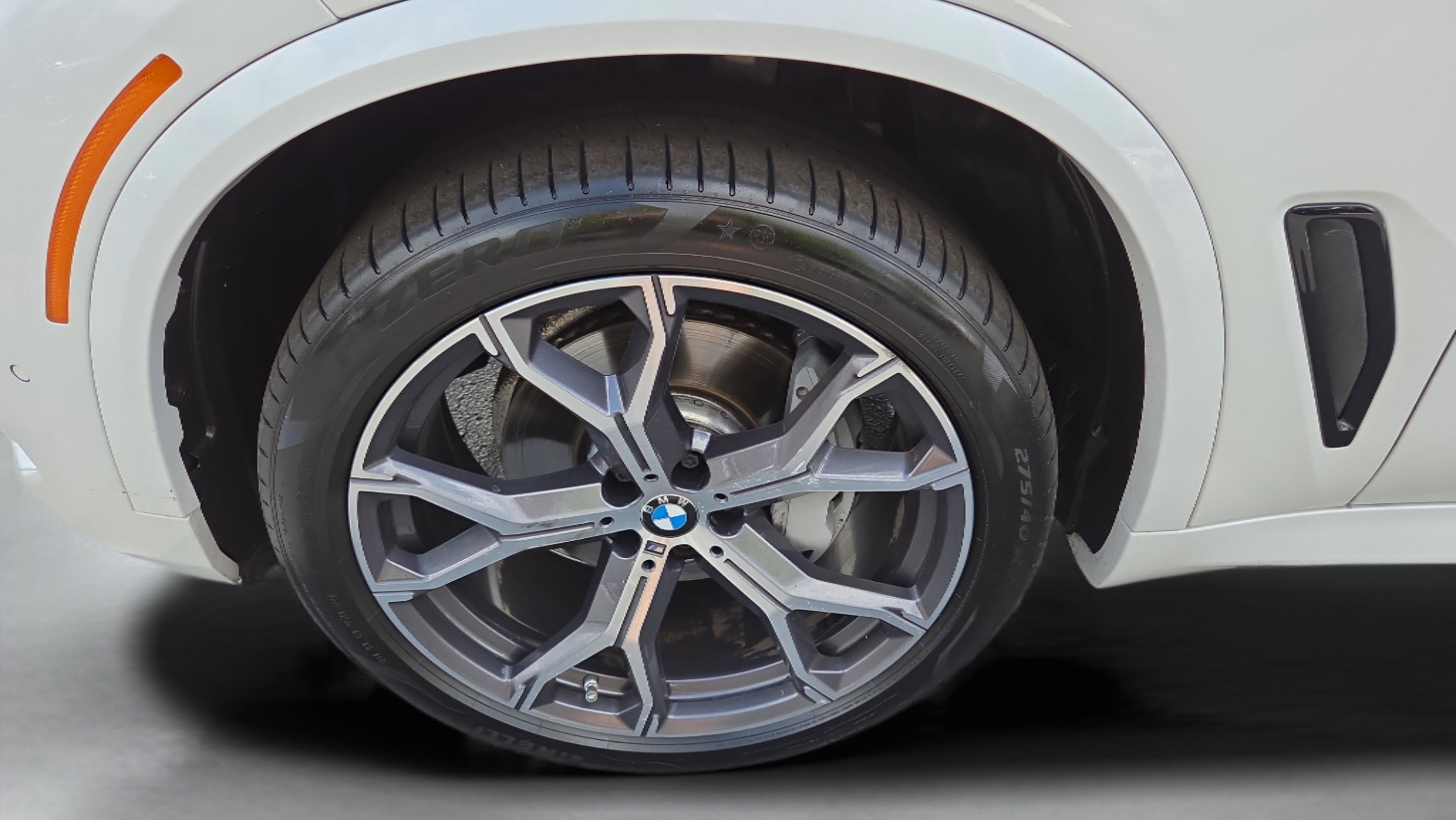 Used 2021 BMW X5 xDrive40i w/ M Sport Package image 23