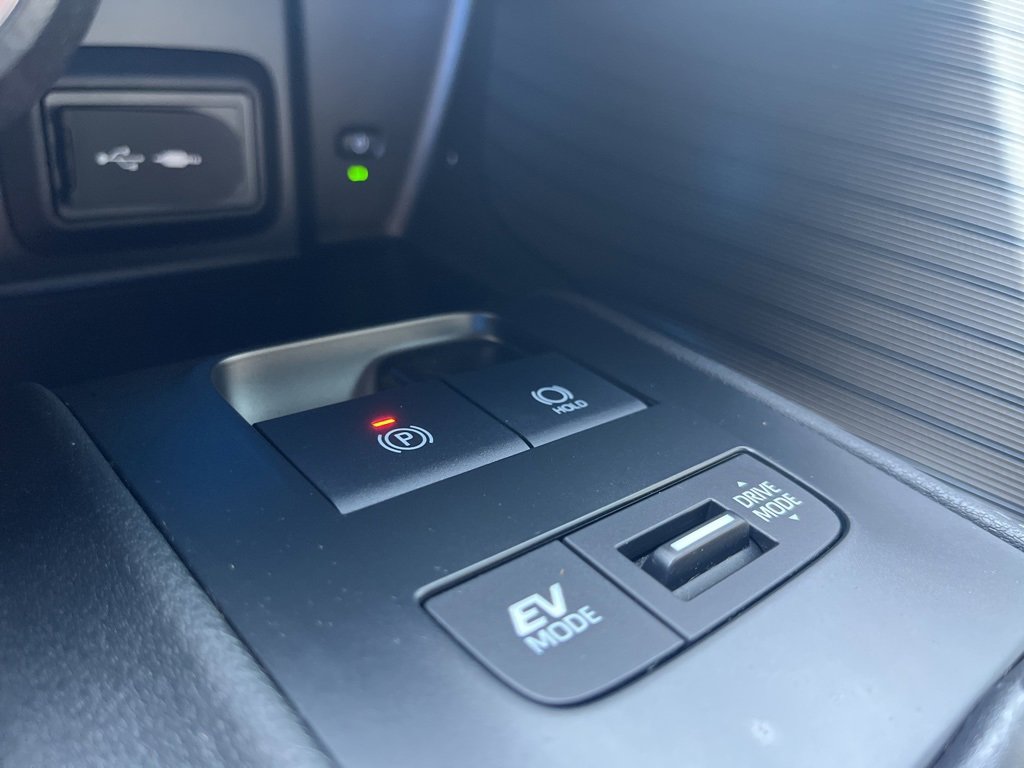 Used 2021 Toyota Venza XLE image 18