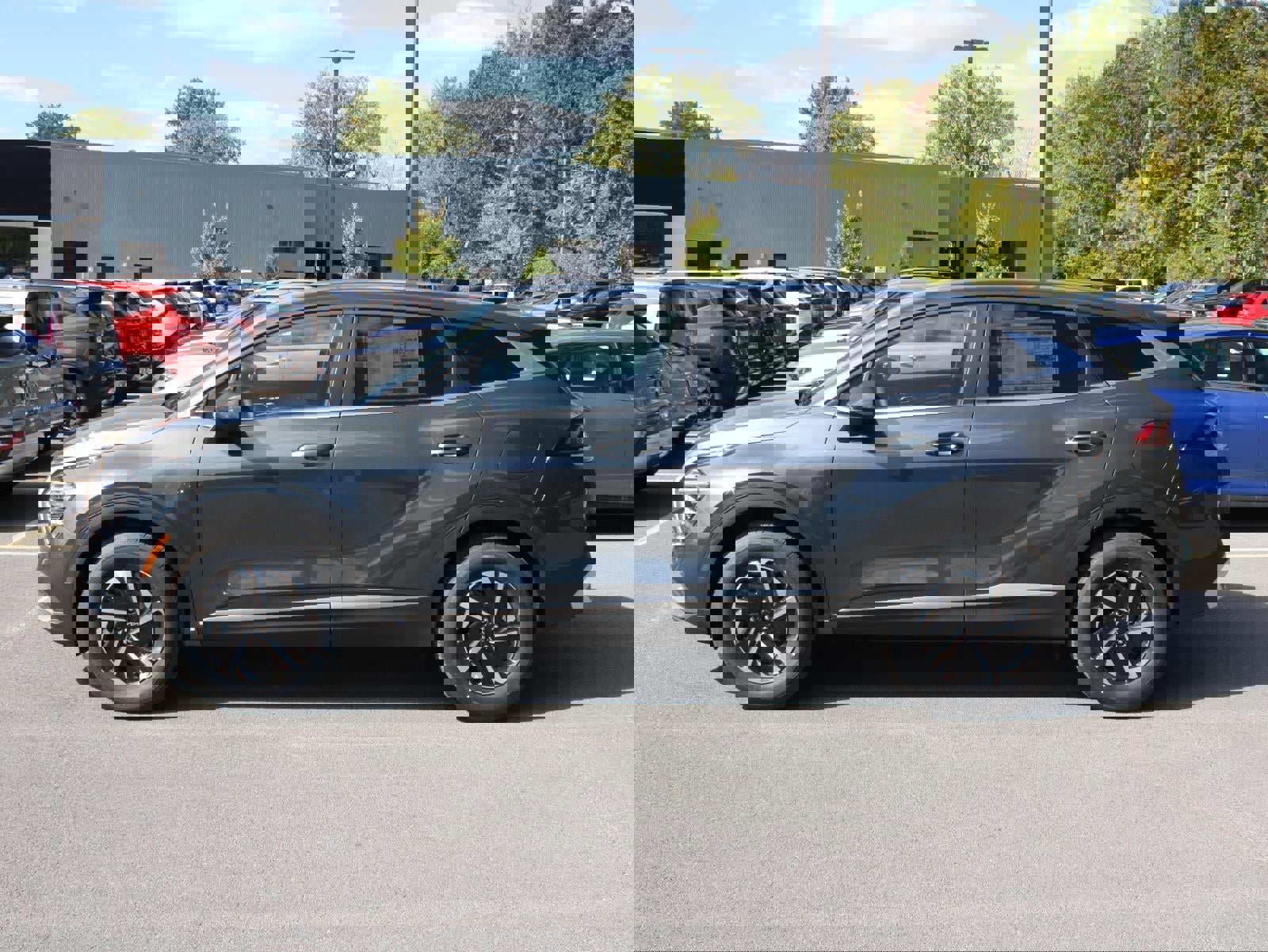 New 2025 Kia Sportage LX image 5