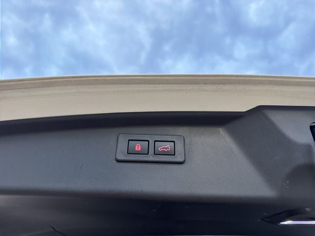 Used 2024 Subaru Outback Touring AWD/4WD image 15
