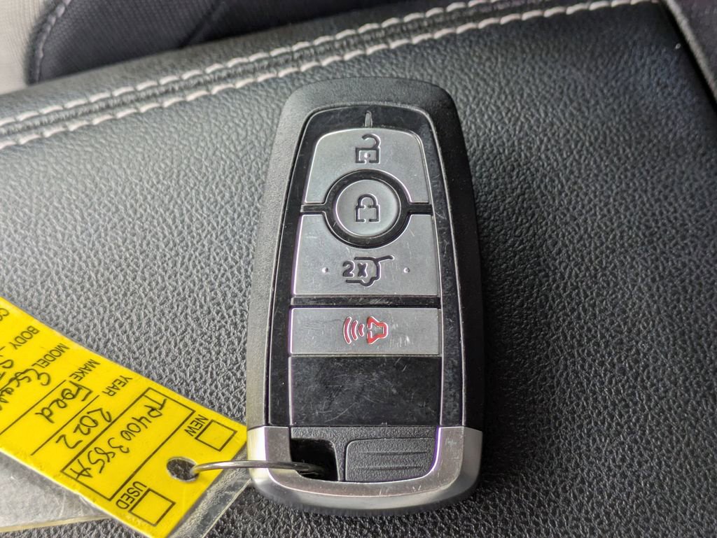 Used 2022 Ford Escape SE w/ SE Sport Appearance Package image 29