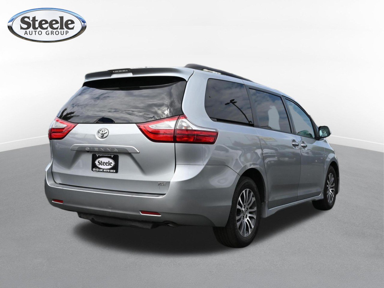 Used 2019 Toyota Sienna XLE FWD image 5
