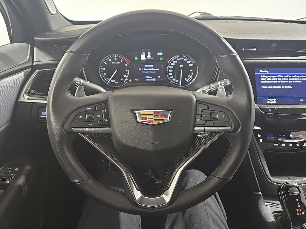 Used 2024 Cadillac XT6 Sport image 11