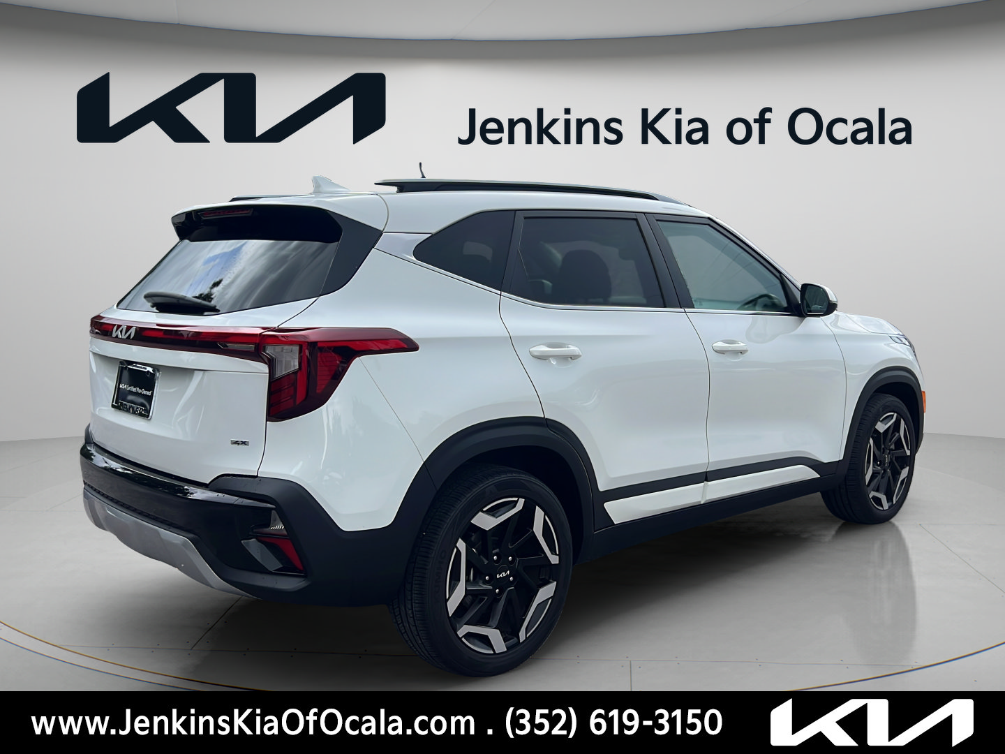 Certified 2024 Kia Seltos SX w/ SX Sunroof Package AWD/4WD image 3