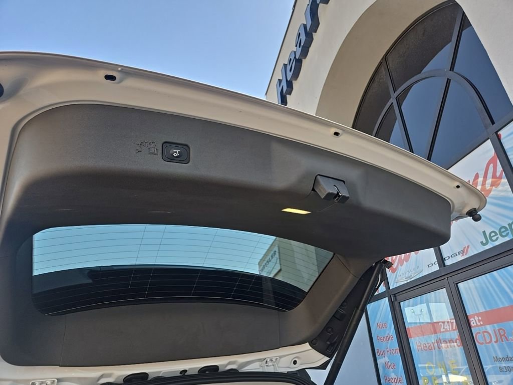 Used 2025 Lincoln Nautilus Reserve image 96