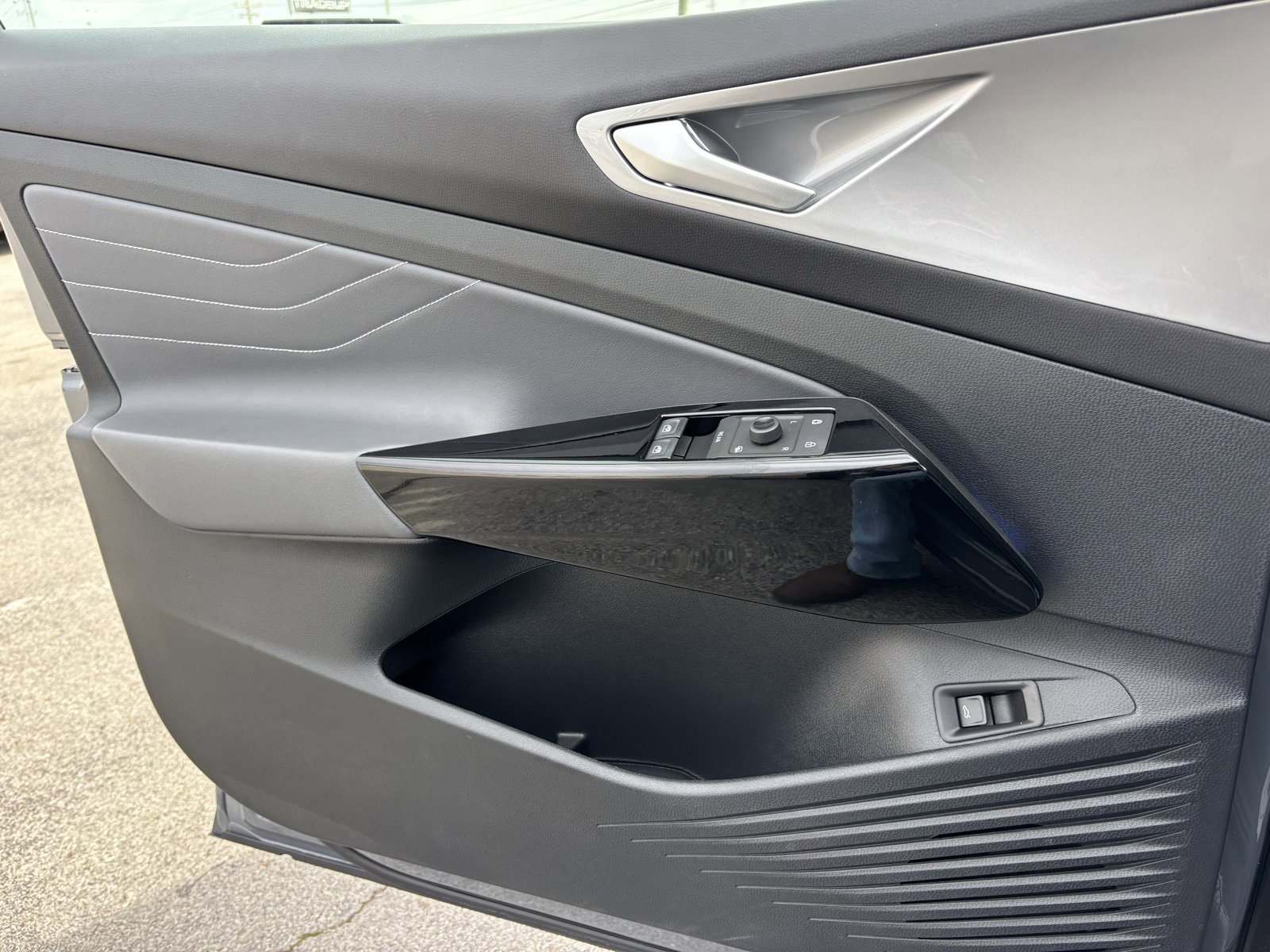 Used 2023 Volkswagen ID.4 Pro S image 15