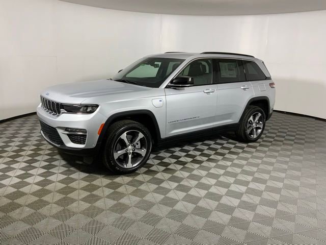 Used 2024 Jeep Grand Cherokee Limited 4xe w/ Luxury Tech Group II image 3