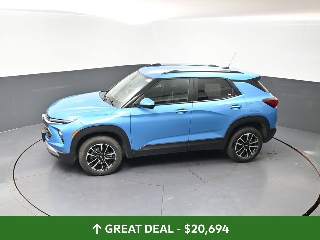 Used 2025 Chevrolet TrailBlazer LT AWD/4WD image 48