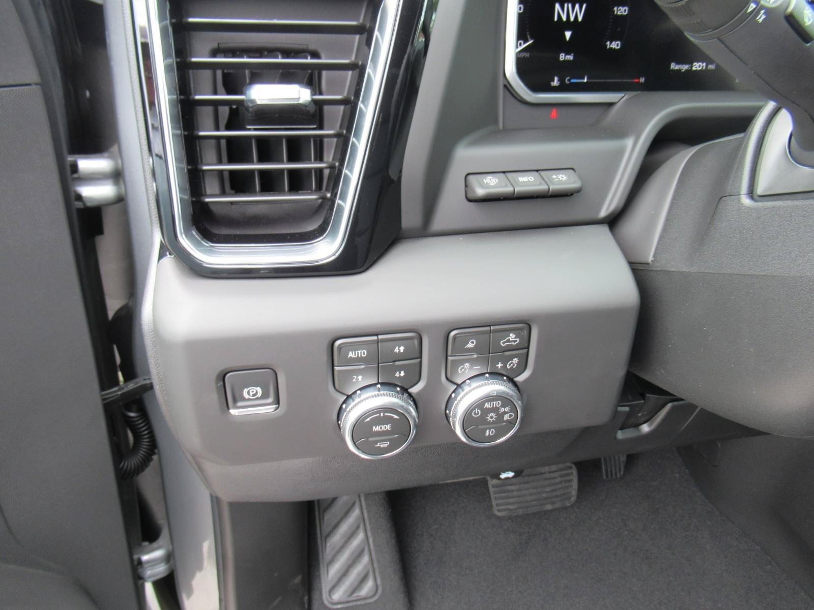 New 2026 GMC Sierra 2500 Denali w/ Denali Reserve Package AWD/4WD image 17