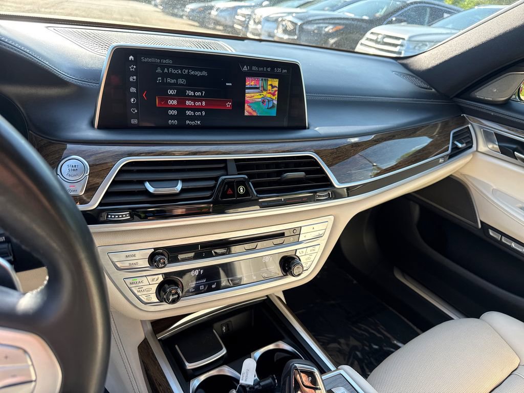 Used 2018 BMW 750i image 29