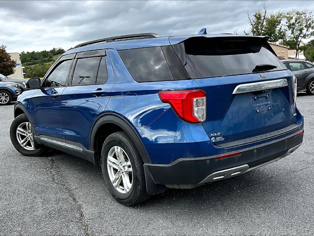 Used 2020 Ford Explorer XLT w/ Equipment Group 202A AWD/4WD image 3