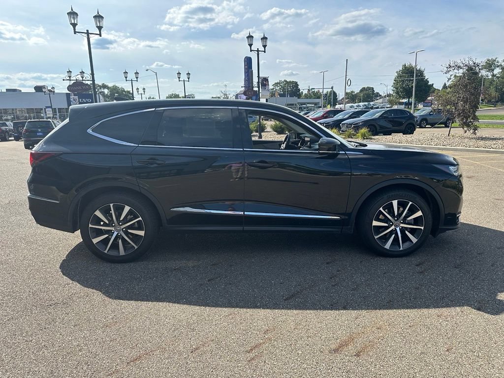 Used 2025 Acura MDX w/ Technology Package AWD/4WD image 4
