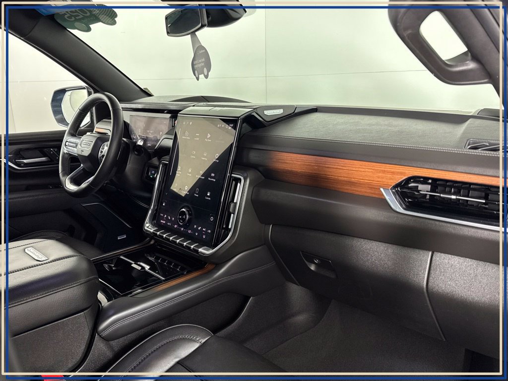 Certified 2025 GMC Yukon XL Denali AWD/4WD image 42