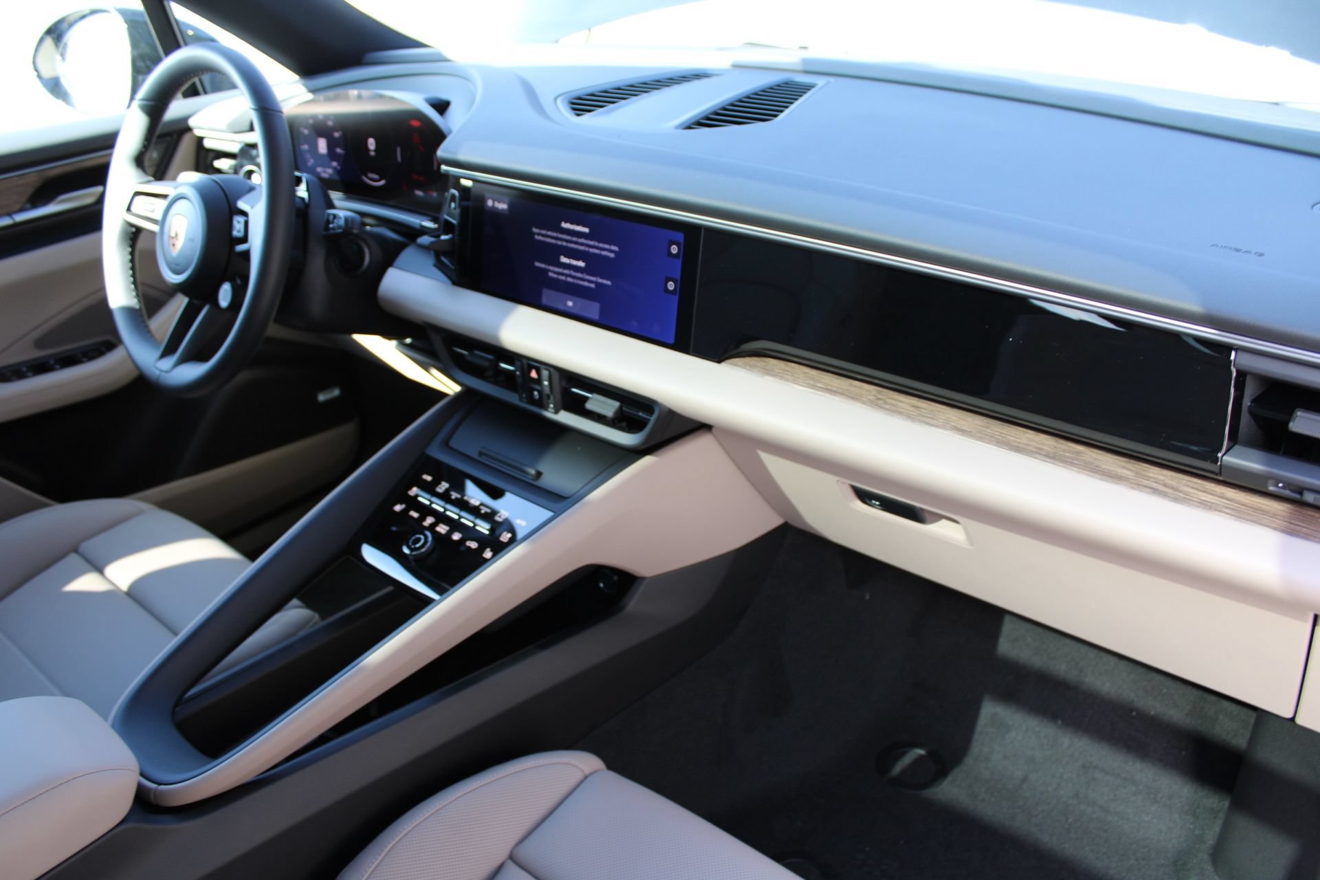 New 2026 Porsche Macan 4 Electric AWD/4WD image 24