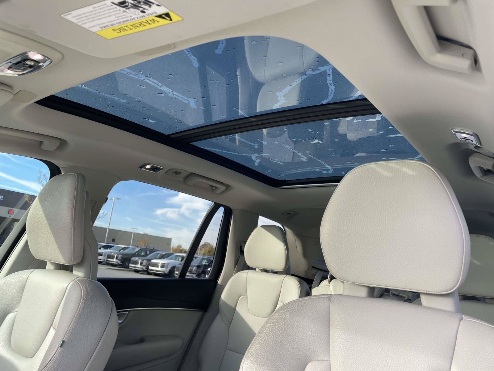 Used 2020 Volvo XC90 T5 Momentum w/ Protection Package Premier FWD image 9