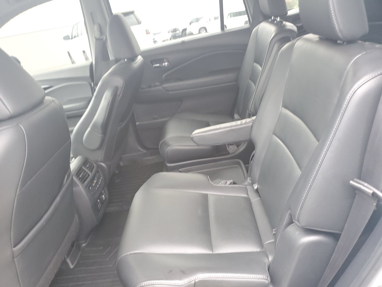 Used 2019 Honda Pilot Touring image 14