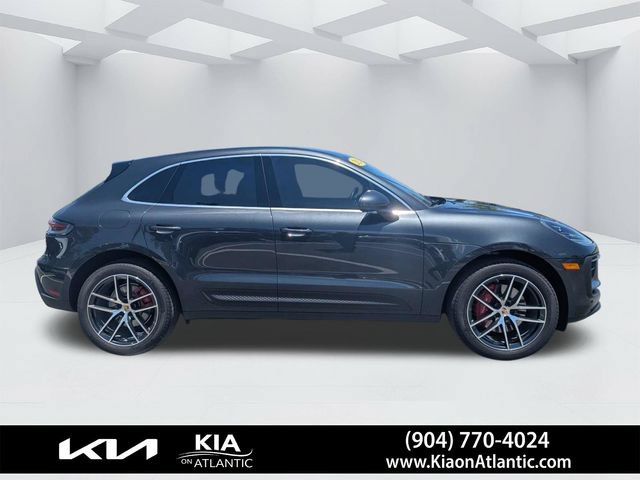 Used 2024 Porsche Macan S AWD/4WD image 2